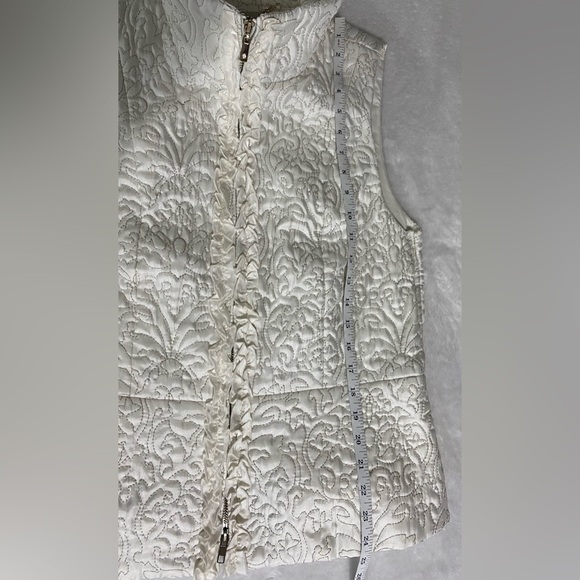 White House Black Market Cream and Gold Full Zip Up Vest. Size Large. - Picture 8 of 12